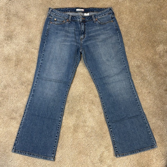 Levi’s 545 low boot cut jeans  - Picture 4 of 4